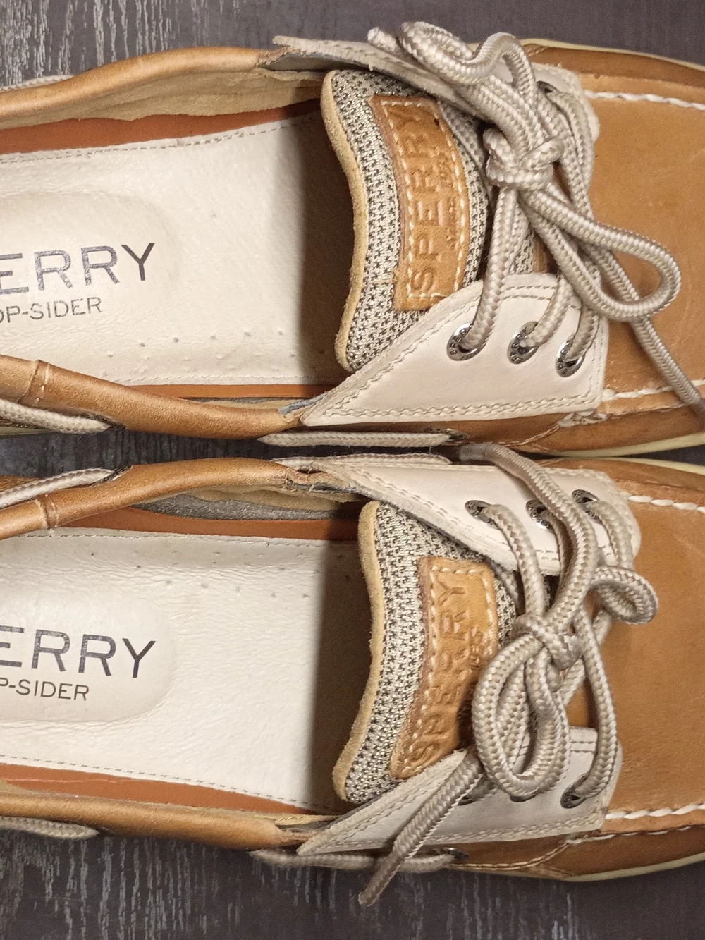Men's 10 Wide Sperry Tan and Cream Leather Boat Shoes. NEW In Box!!!